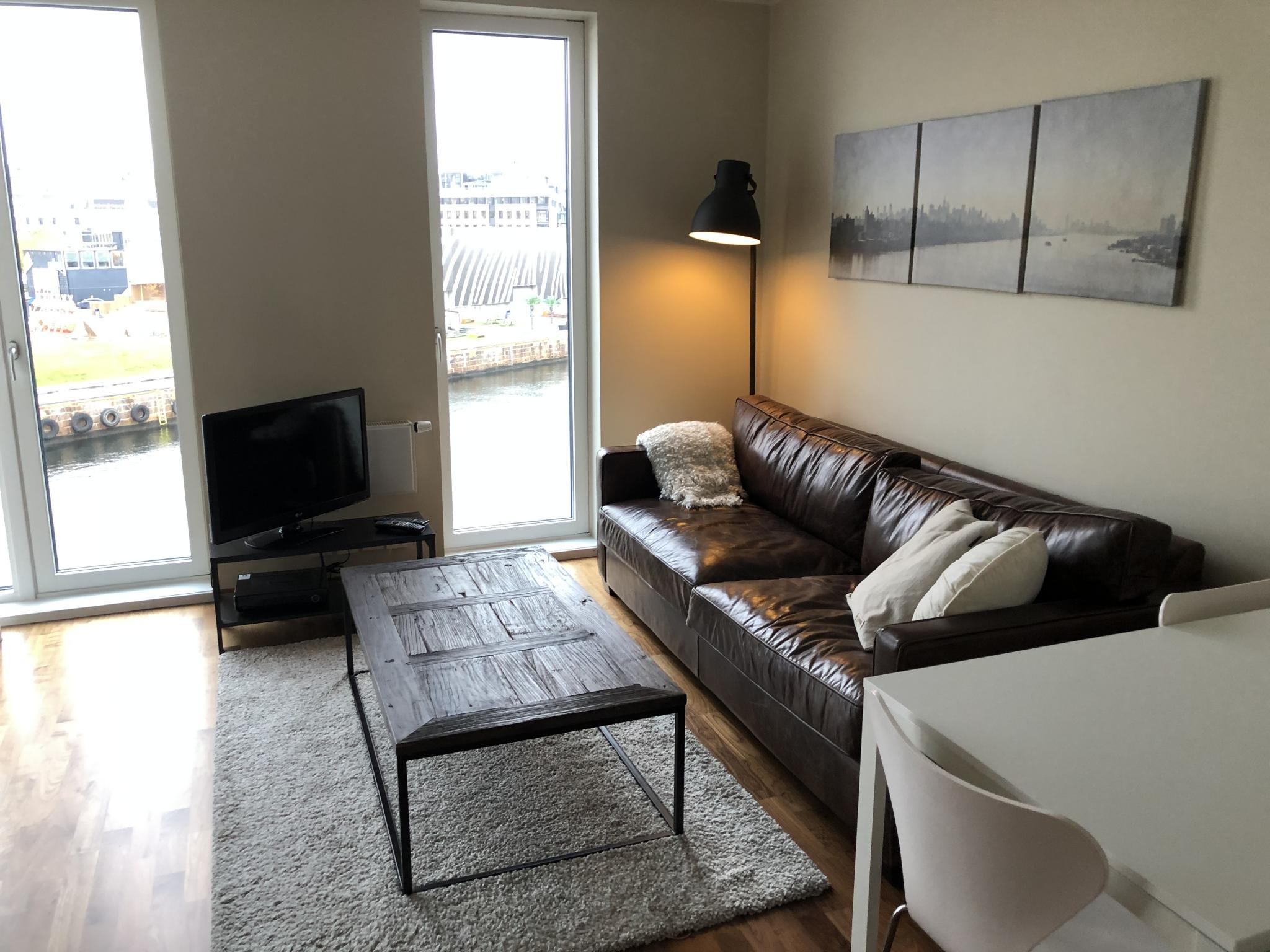 Stue med utsikt til kanalen